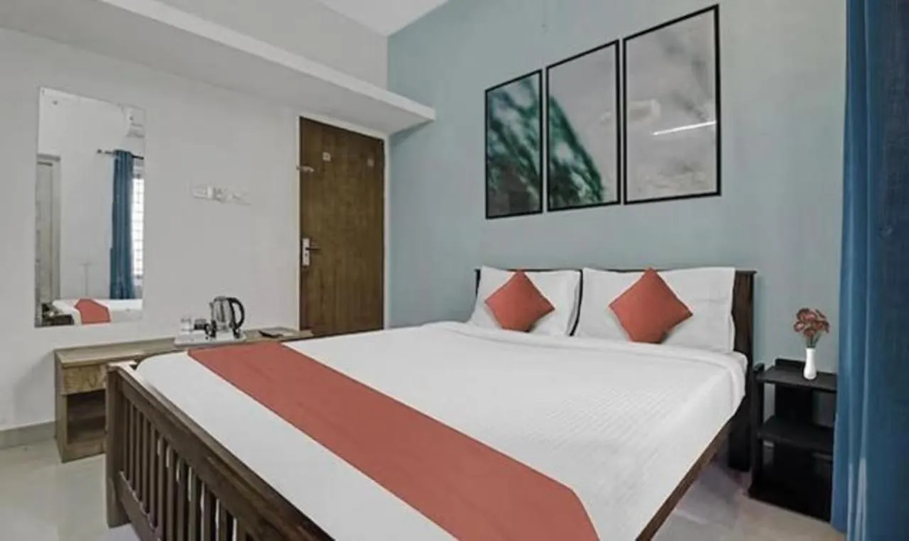 Fabexpress Majestic Abode Inn Trippapur