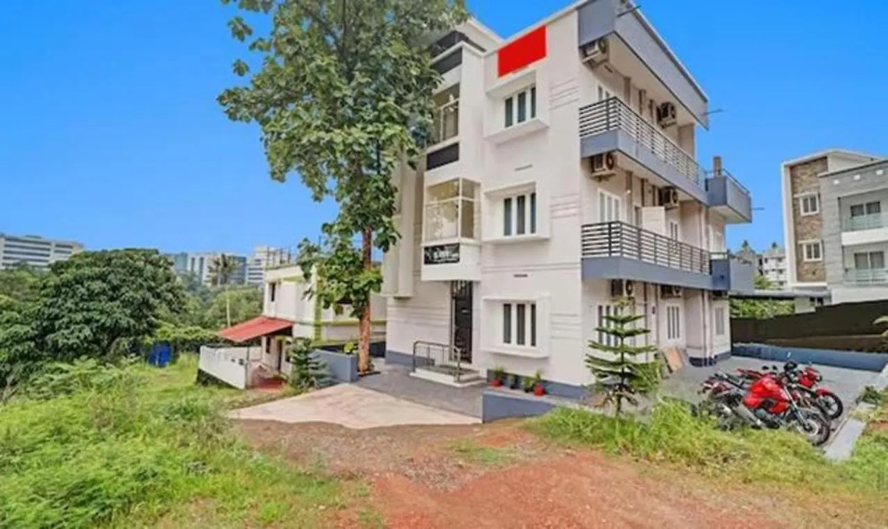 Hotel Fabexpress Majestic Abode Inn Trippapur